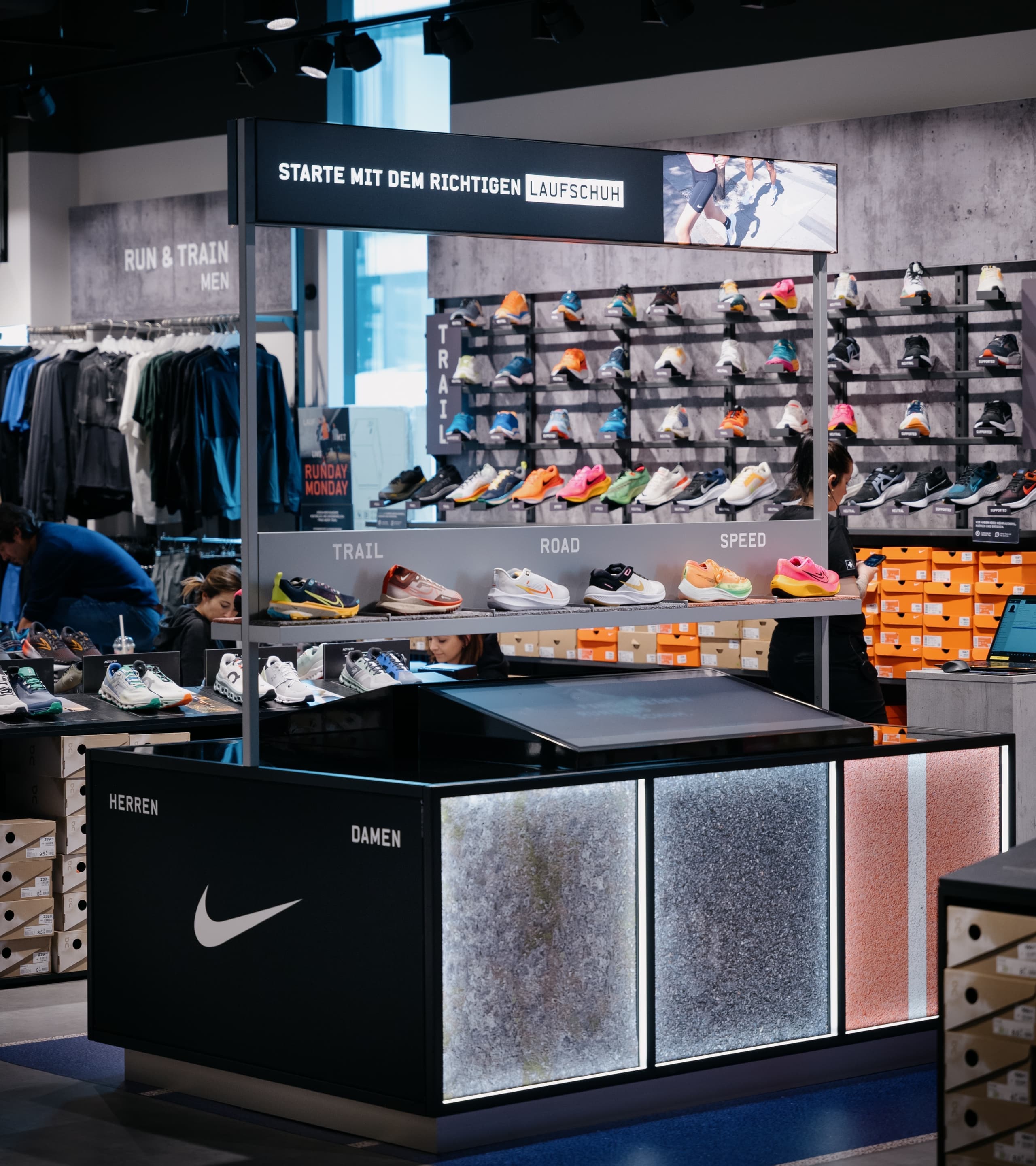 Ochsner shoe wall
