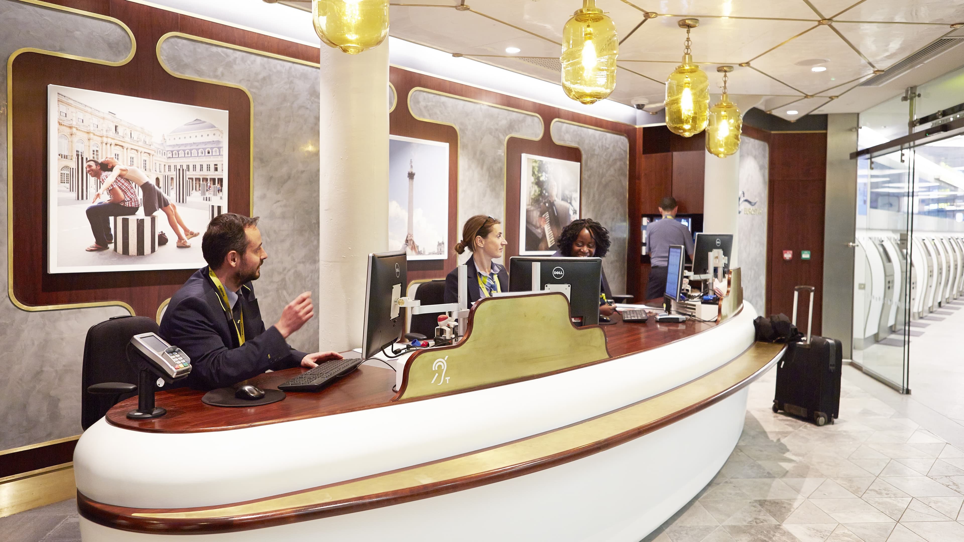 Eurostar ticket office design — The One Off